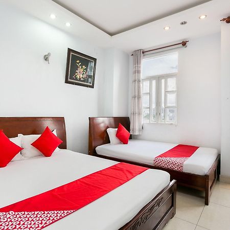 Oyo 130 Tuan Long Hotel Ho Chi Minh City Exterior photo